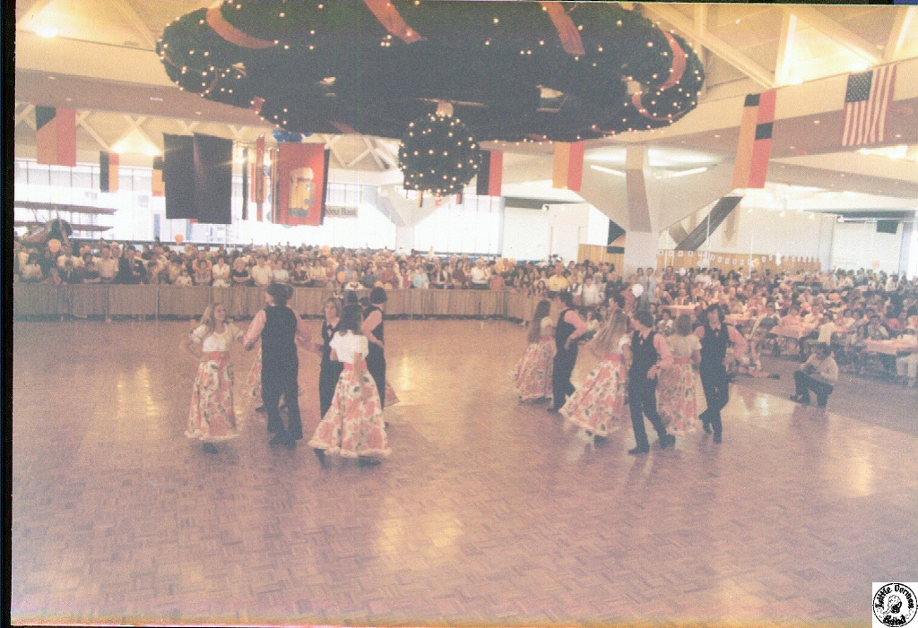 1973 10 12 04 Charlotte Oktoberfest.jpg